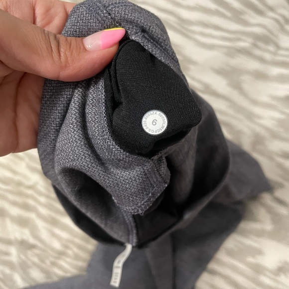 Lululemon - Picture 4 of 4